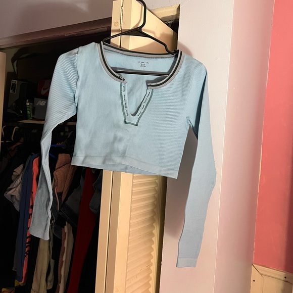 Cute crop top - Picture 1 of 2